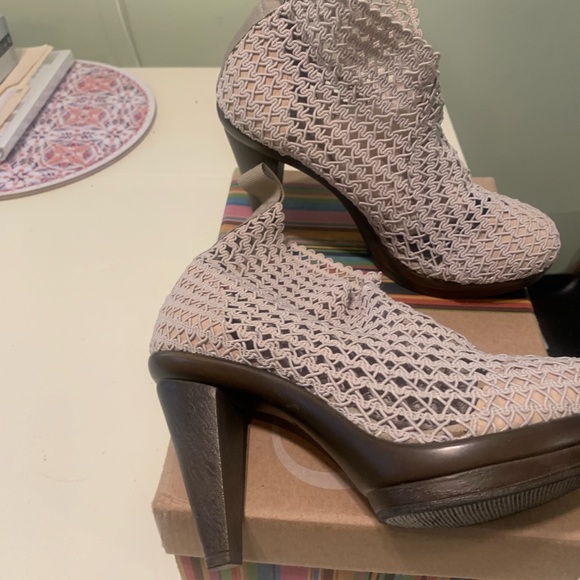 Sexy ankle boot , not worn , size 7.5 us by Barcelona Collective - Picture 4 of 7